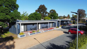 Acacia Caravan Park & Holiday Units